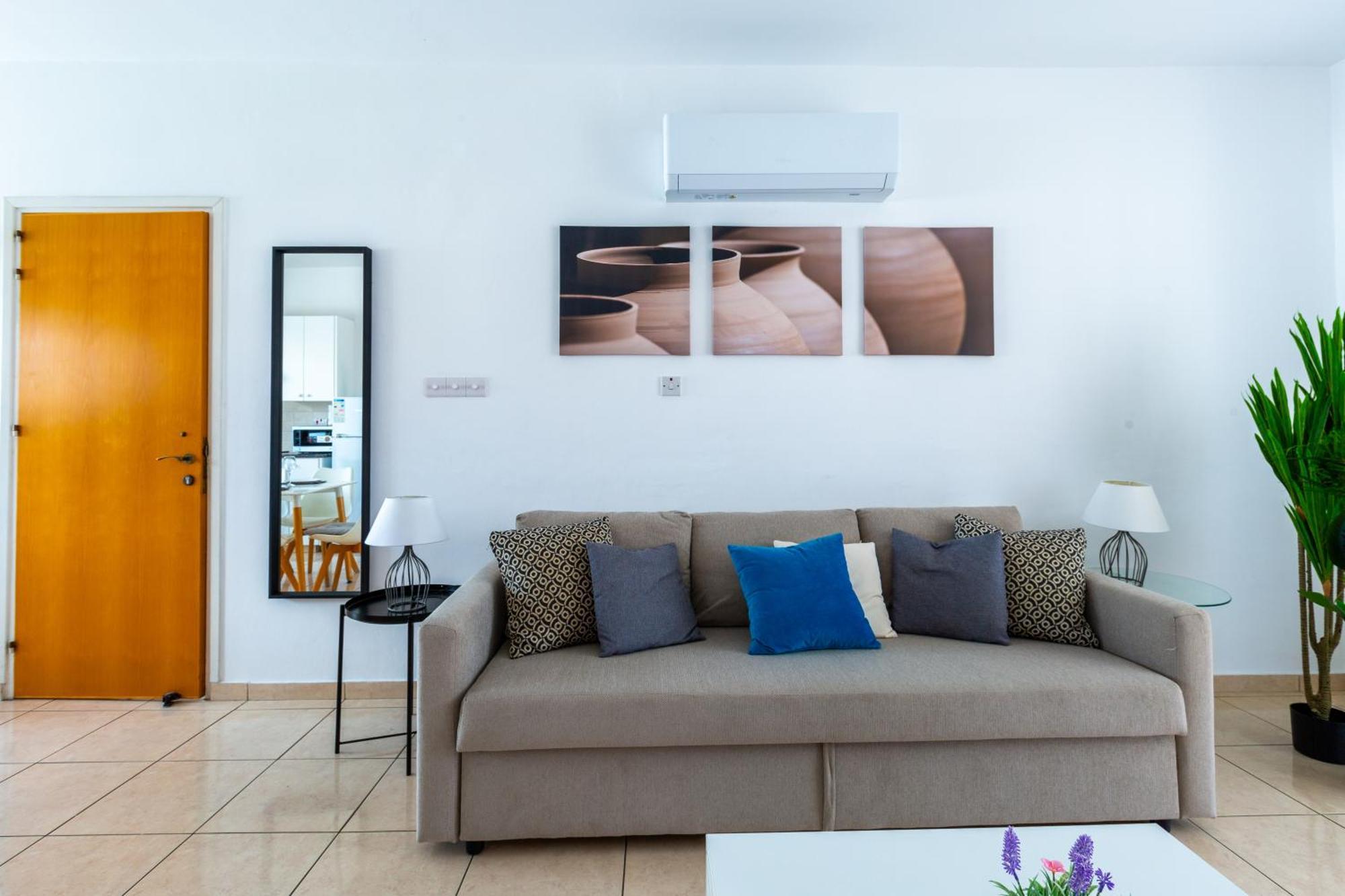 Beautiful 2 Bed Apartment In Paphos Cyprus Luaran gambar