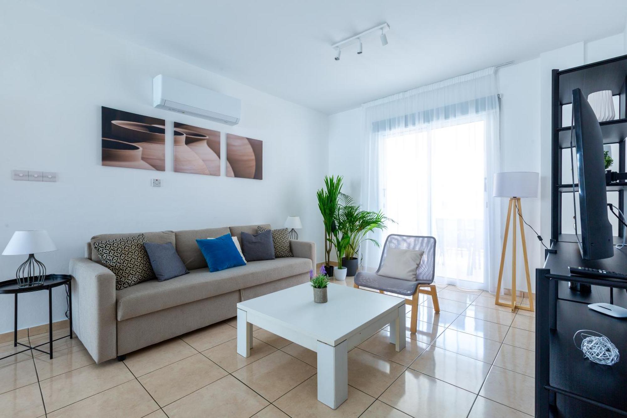 Beautiful 2 Bed Apartment In Paphos Cyprus Luaran gambar