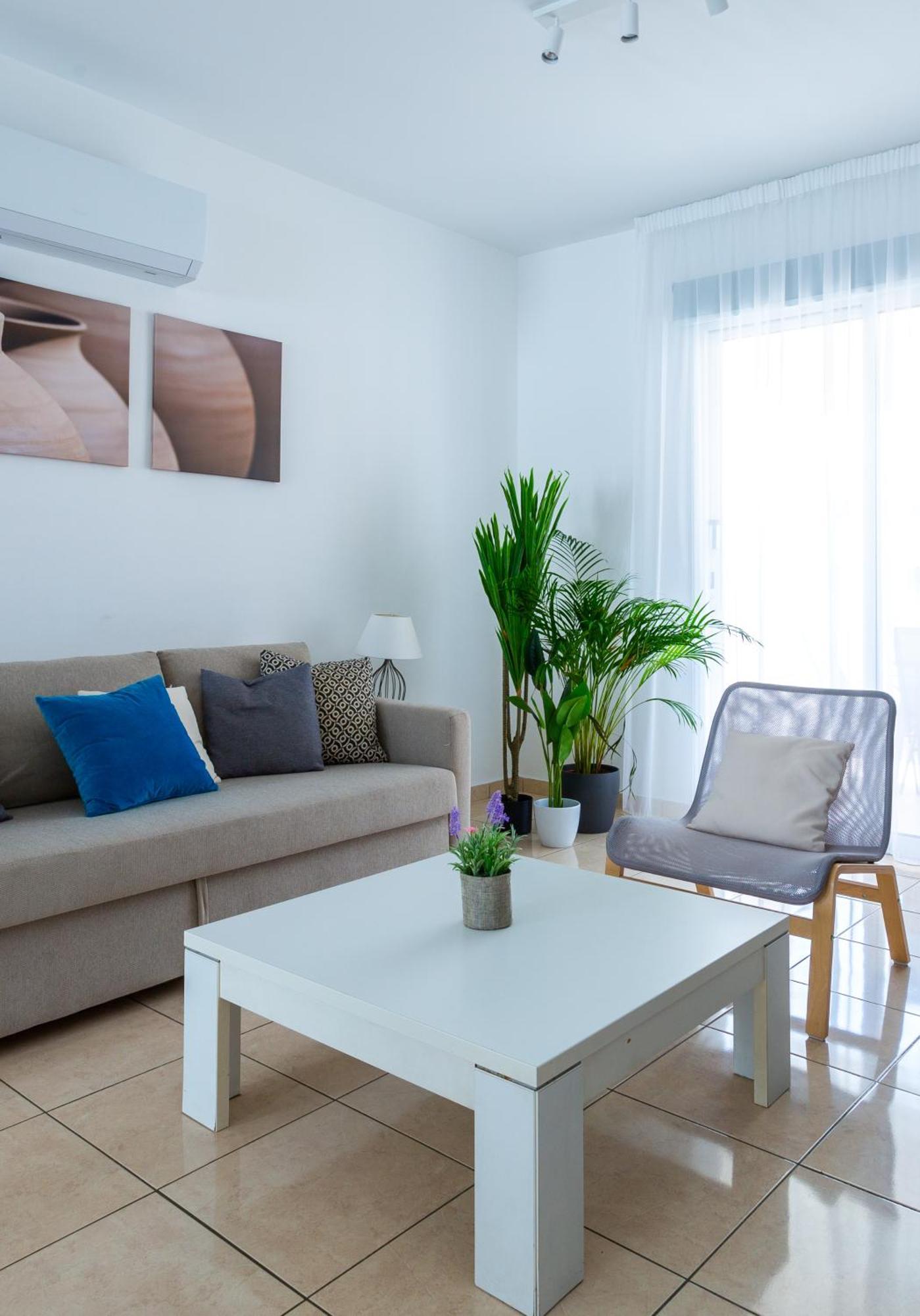 Beautiful 2 Bed Apartment In Paphos Cyprus Luaran gambar