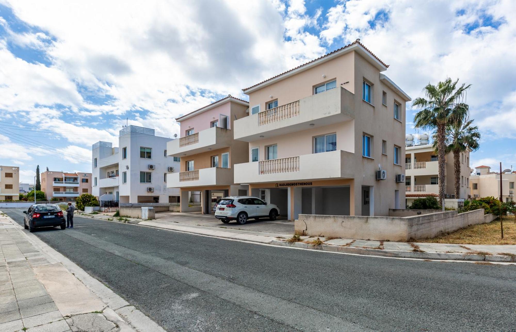 Beautiful 2 Bed Apartment In Paphos Cyprus Luaran gambar