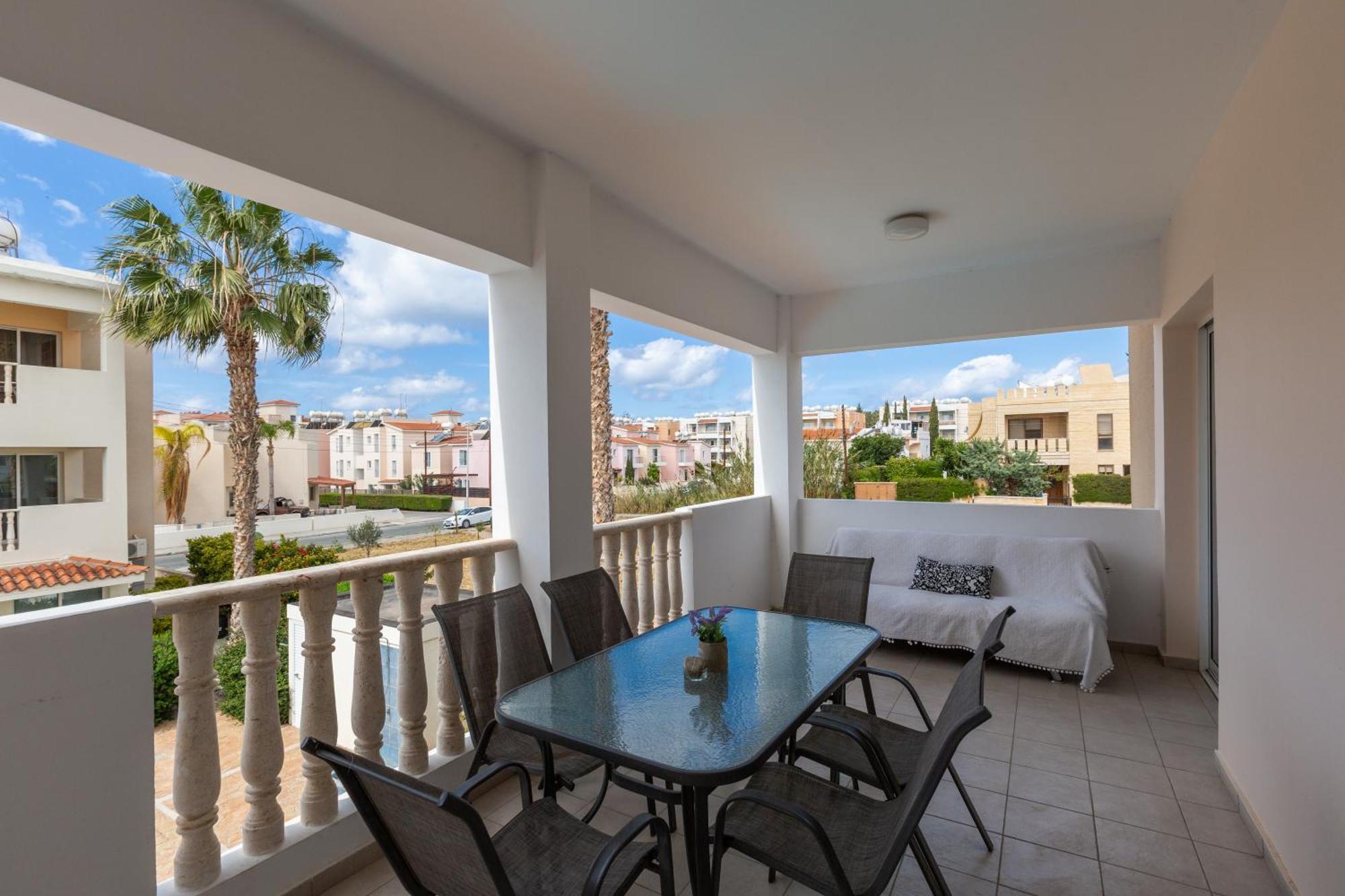 Beautiful 2 Bed Apartment In Paphos Cyprus Luaran gambar