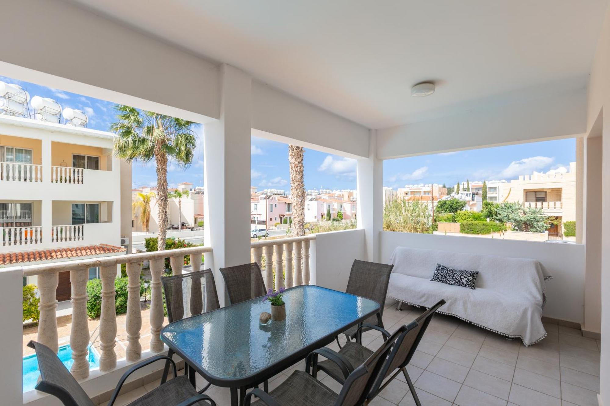 Beautiful 2 Bed Apartment In Paphos Cyprus Luaran gambar