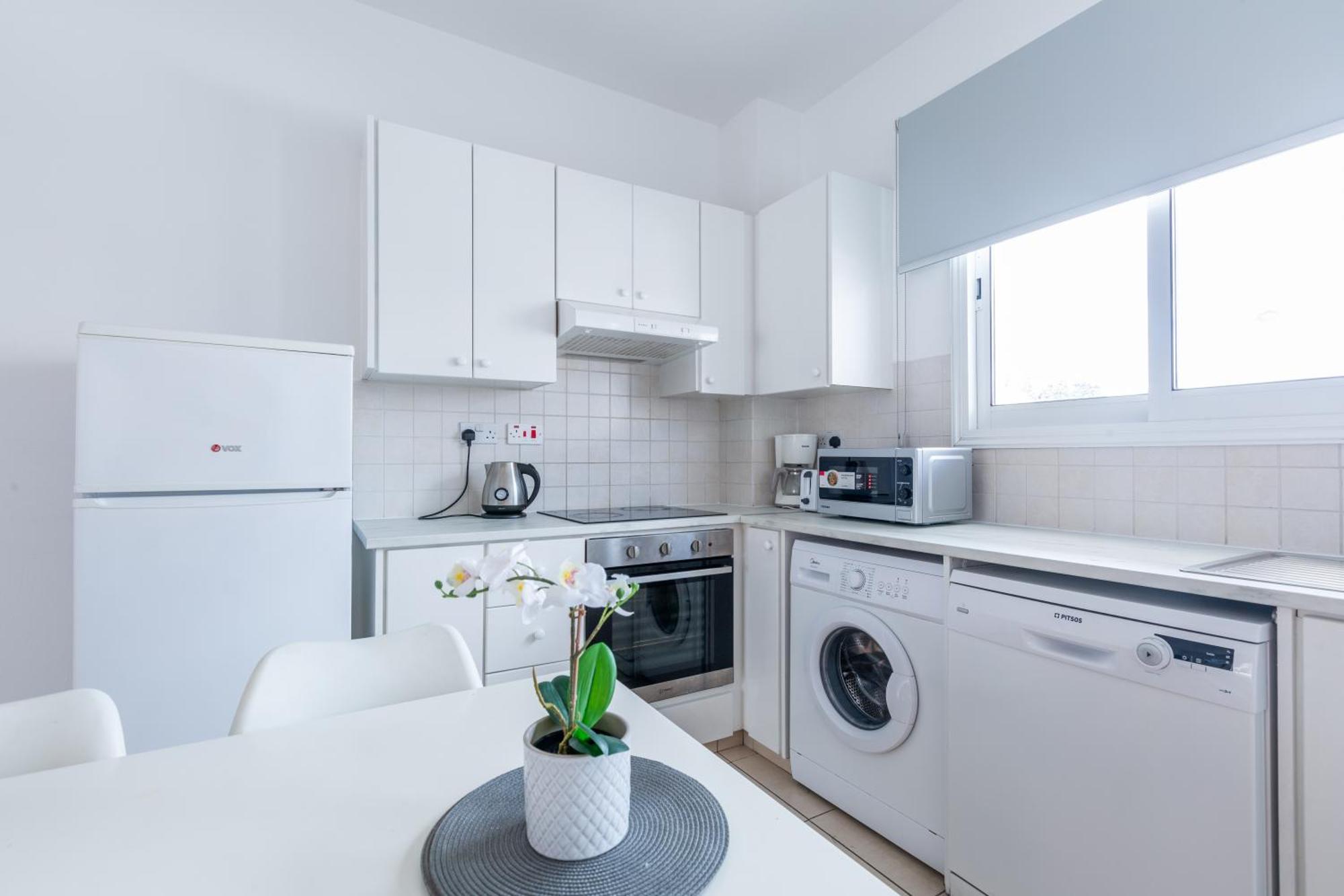 Beautiful 2 Bed Apartment In Paphos Cyprus Luaran gambar