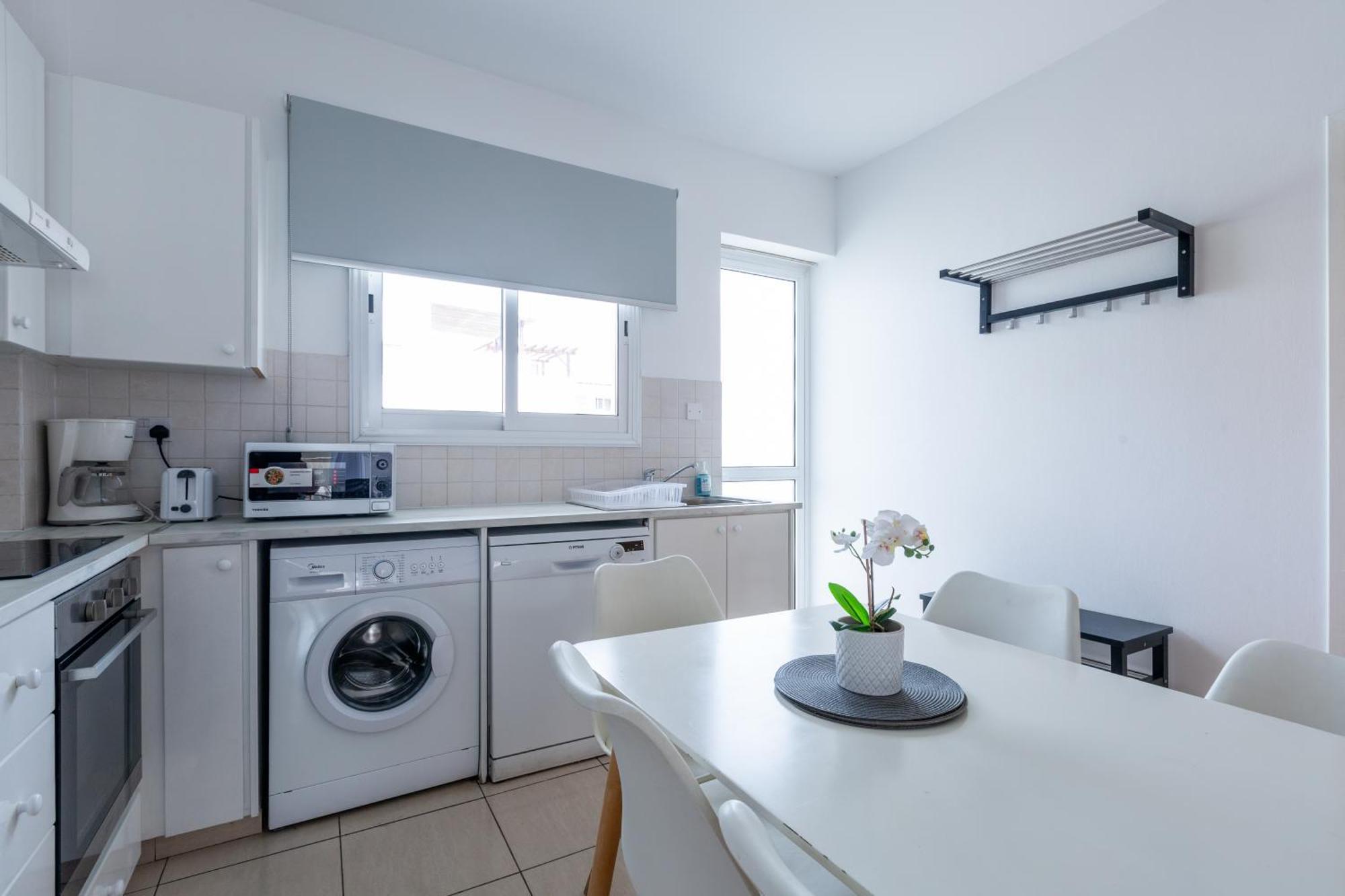 Beautiful 2 Bed Apartment In Paphos Cyprus Luaran gambar