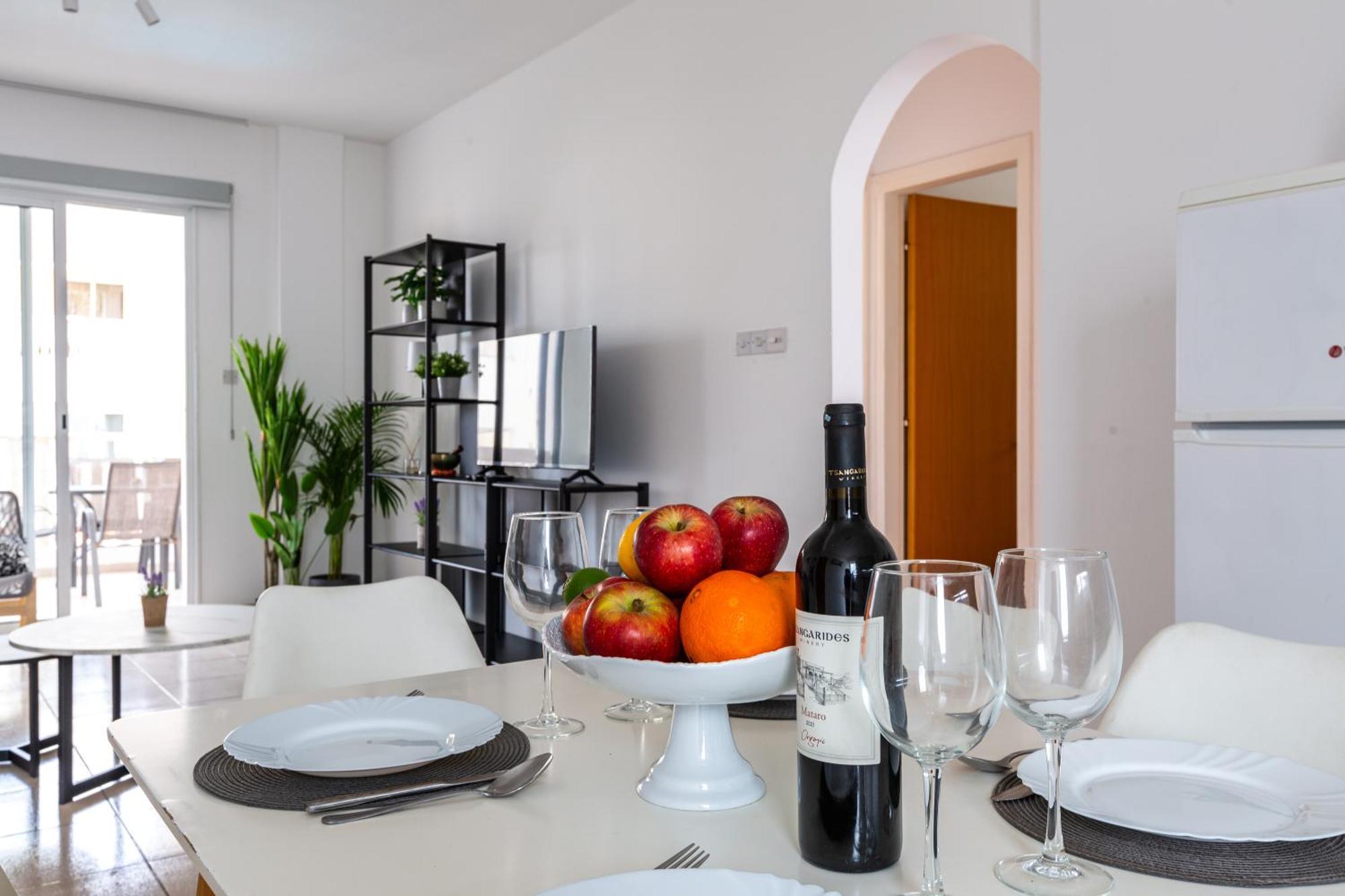 Beautiful 2 Bed Apartment In Paphos Cyprus Luaran gambar