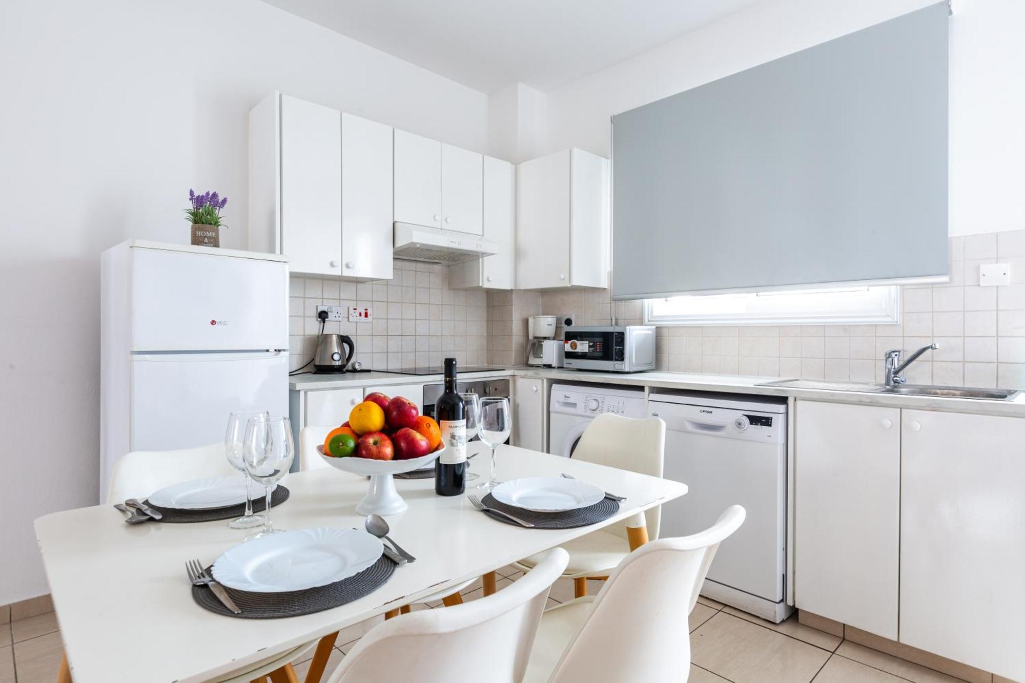 Beautiful 2 Bed Apartment In Paphos Cyprus Luaran gambar