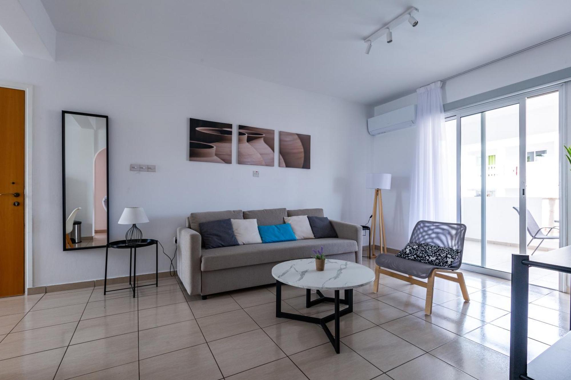 Beautiful 2 Bed Apartment In Paphos Cyprus Luaran gambar
