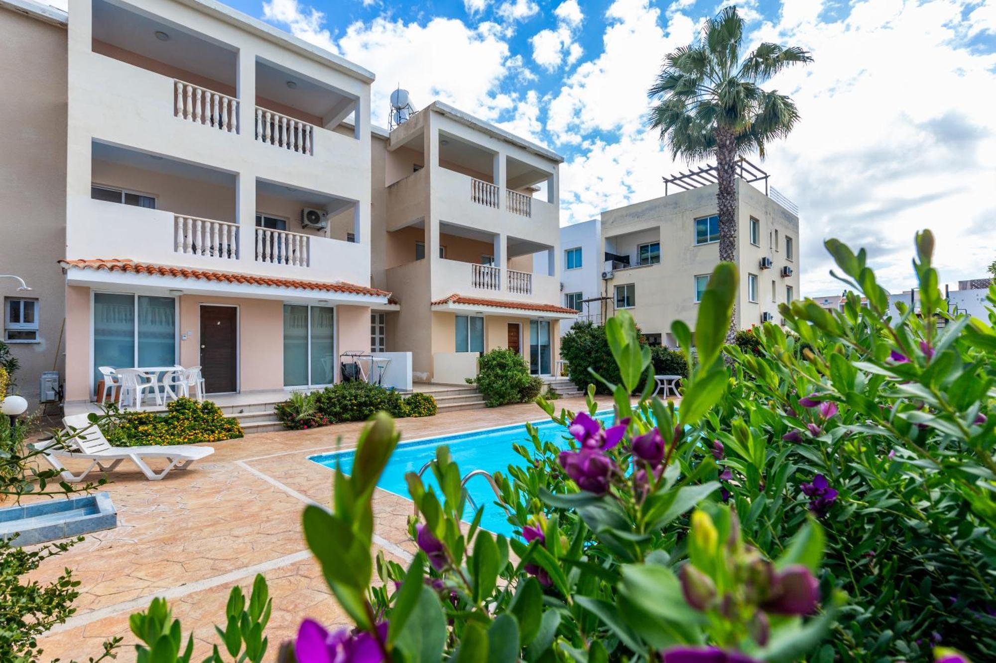 Beautiful 2 Bed Apartment In Paphos Cyprus Luaran gambar