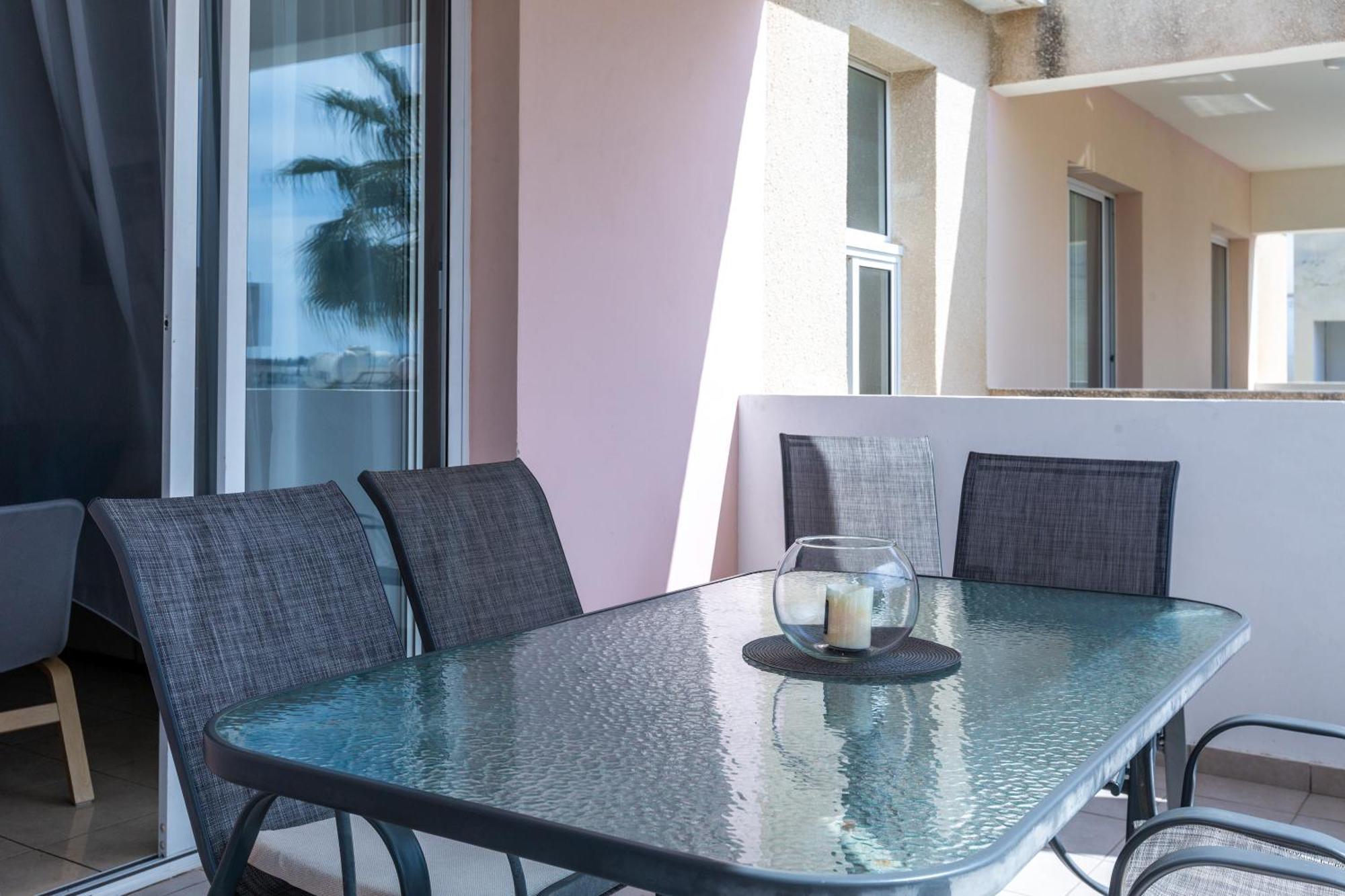 Beautiful 2 Bed Apartment In Paphos Cyprus Luaran gambar