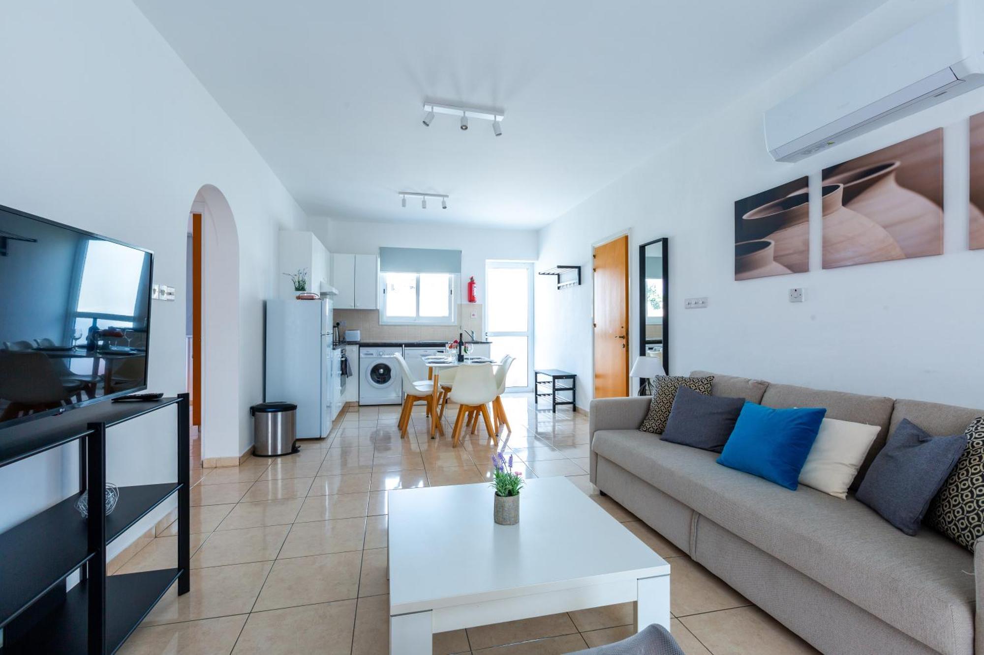 Beautiful 2 Bed Apartment In Paphos Cyprus Luaran gambar