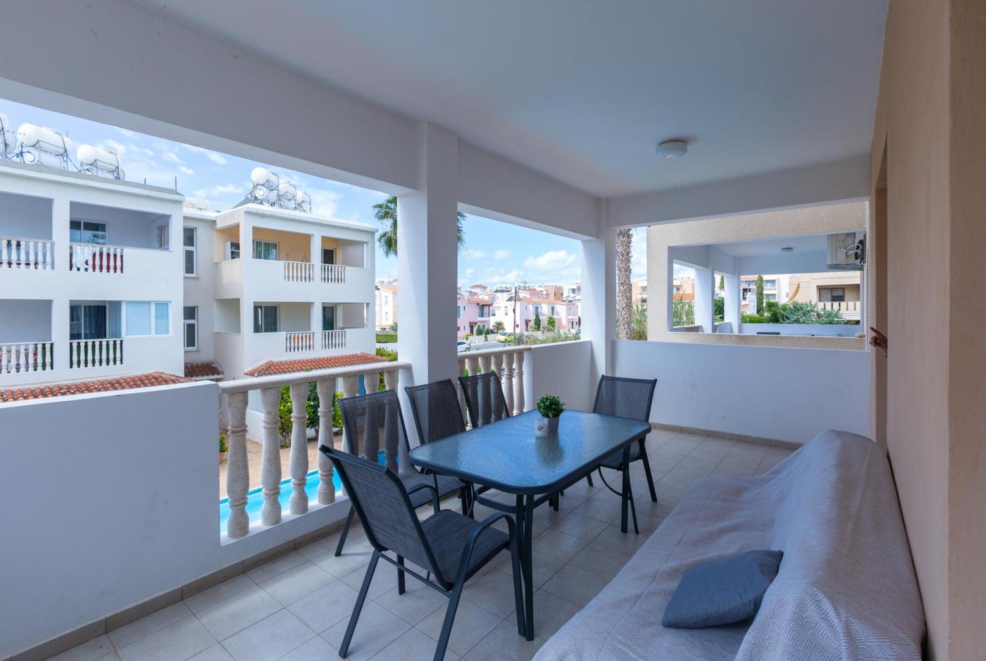 Beautiful 2 Bed Apartment In Paphos Cyprus Luaran gambar